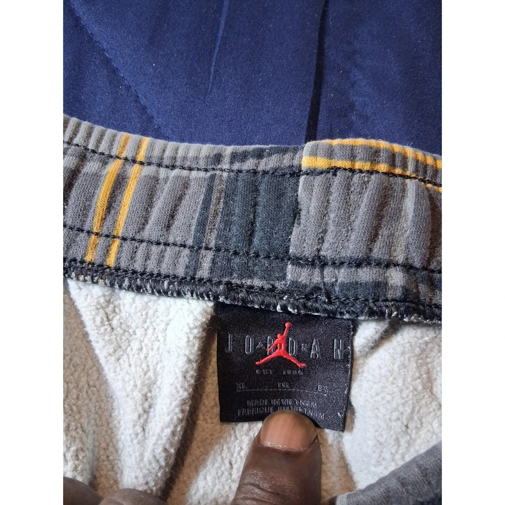 Jordan Mens Plaid Fleece Joggers Grey Yellow Jumpman Sweatpants XL